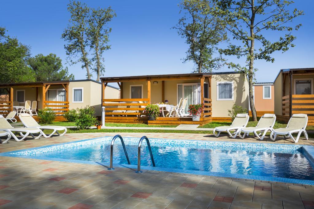 Maistra Camping Valkanela Mobile homes Funtana Esterno foto